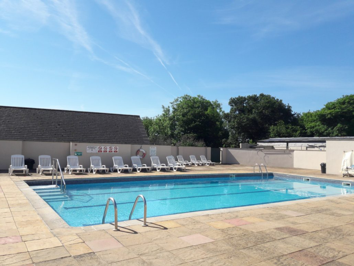 Swimming Pool - Site Facilities Of Seasonal Caravan Pitches 
